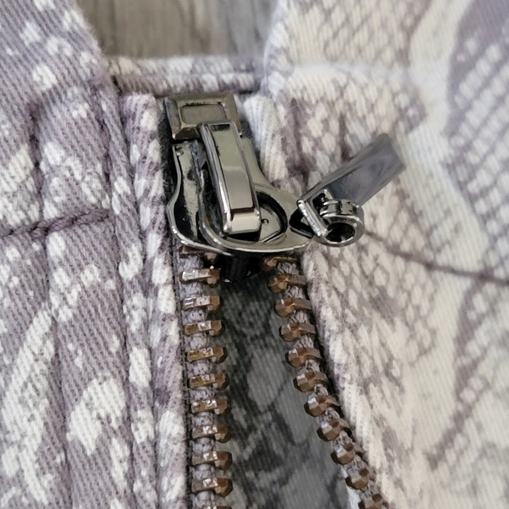White House Black Market Snake Print Jacket. Sz 6 Pit To Pit 17" Length… - Picture 11 of 11